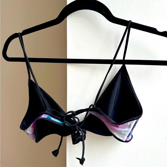 Lululemon Reversible Bikini Swim Top size 8 - Picture 4 of 4